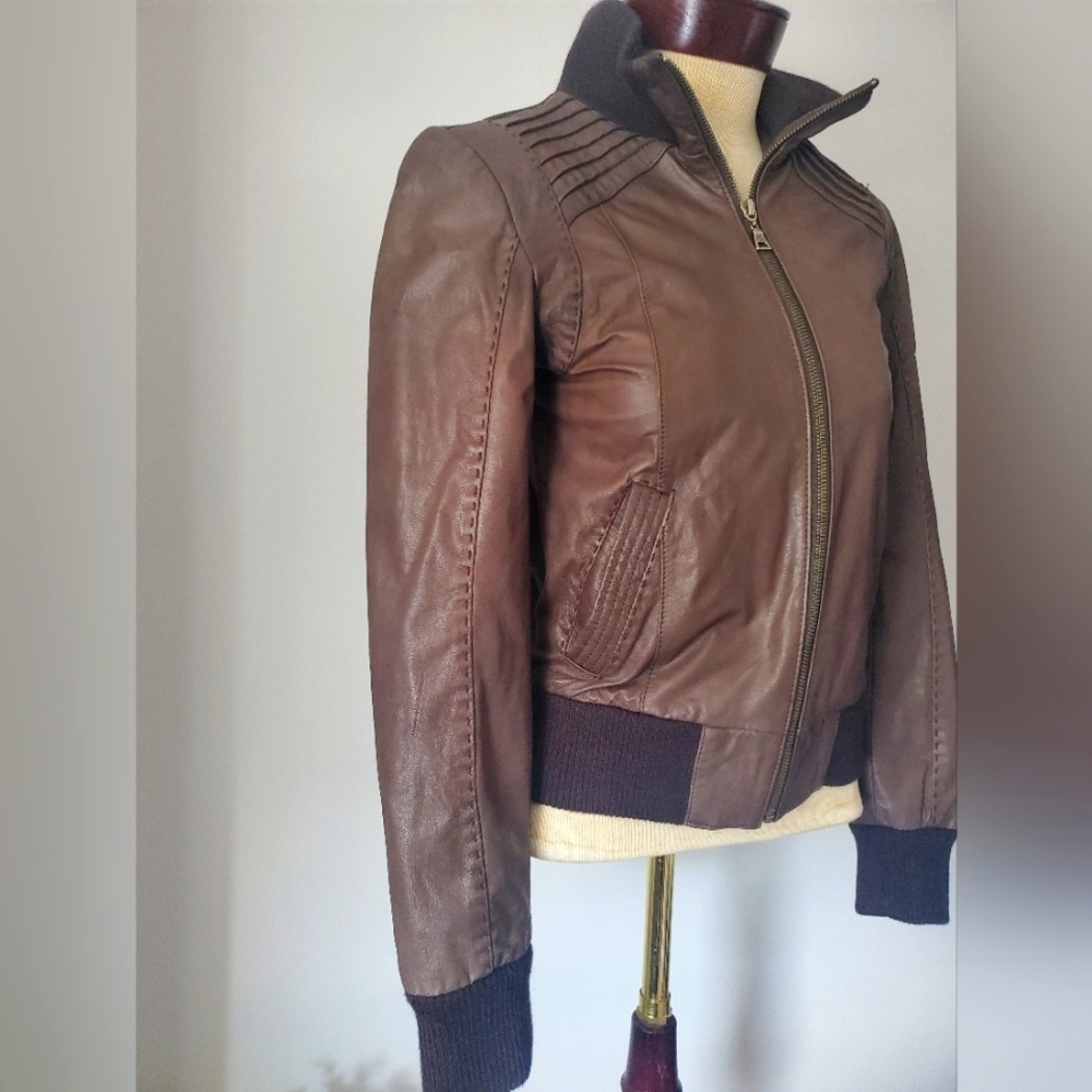Danier fitted leather and  wool brown jacket. Size xs - Picture 2 of 10